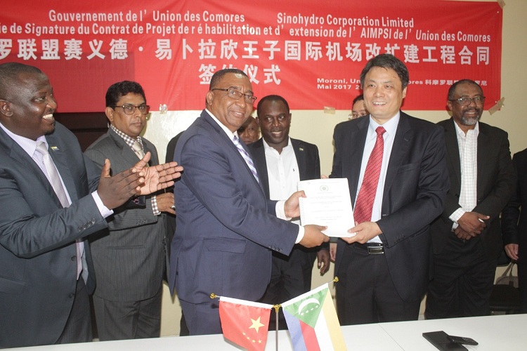 image Construction d’une nouvelle aérogare à Hahaya / Le contrat est signé avec la société Sinohydro